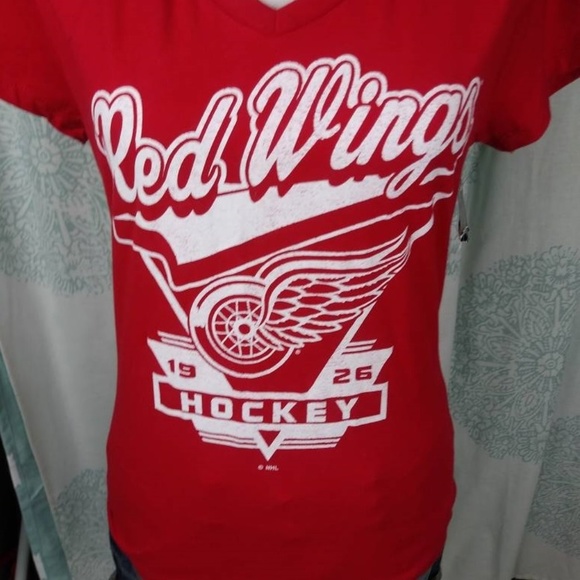 NHL Detroit Red Wings Hockey Tee Size Small - Picture 3 of 3